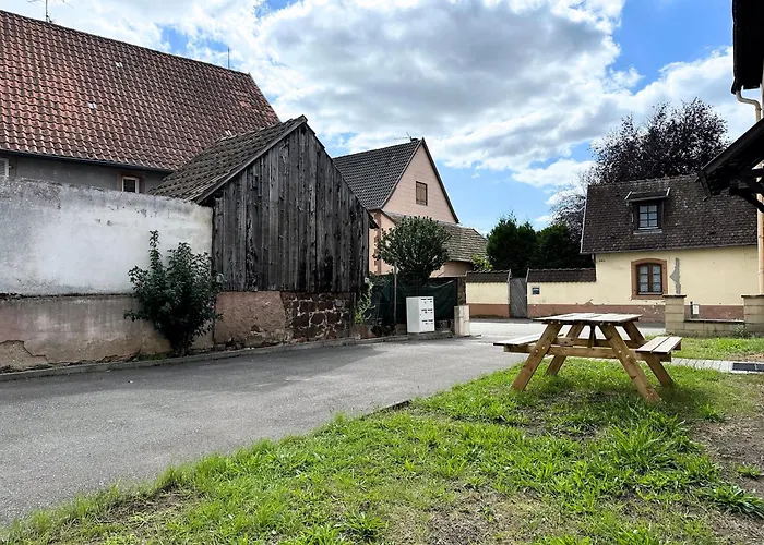 Easy Access Home With Spacious Private Parking & Near Scenic Bike Routes