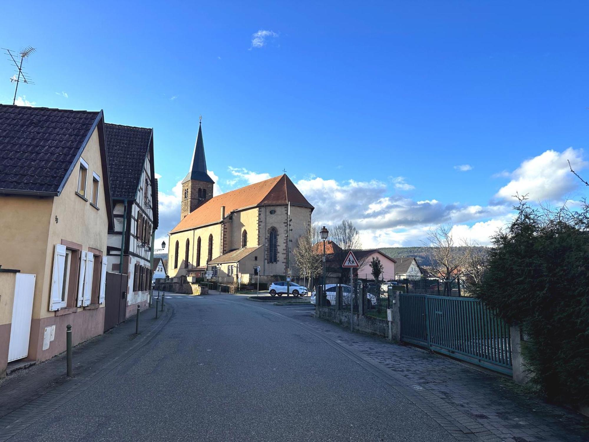 Apartment Easy Access With Spacious Private Parking & Near Scenic Bike Routes