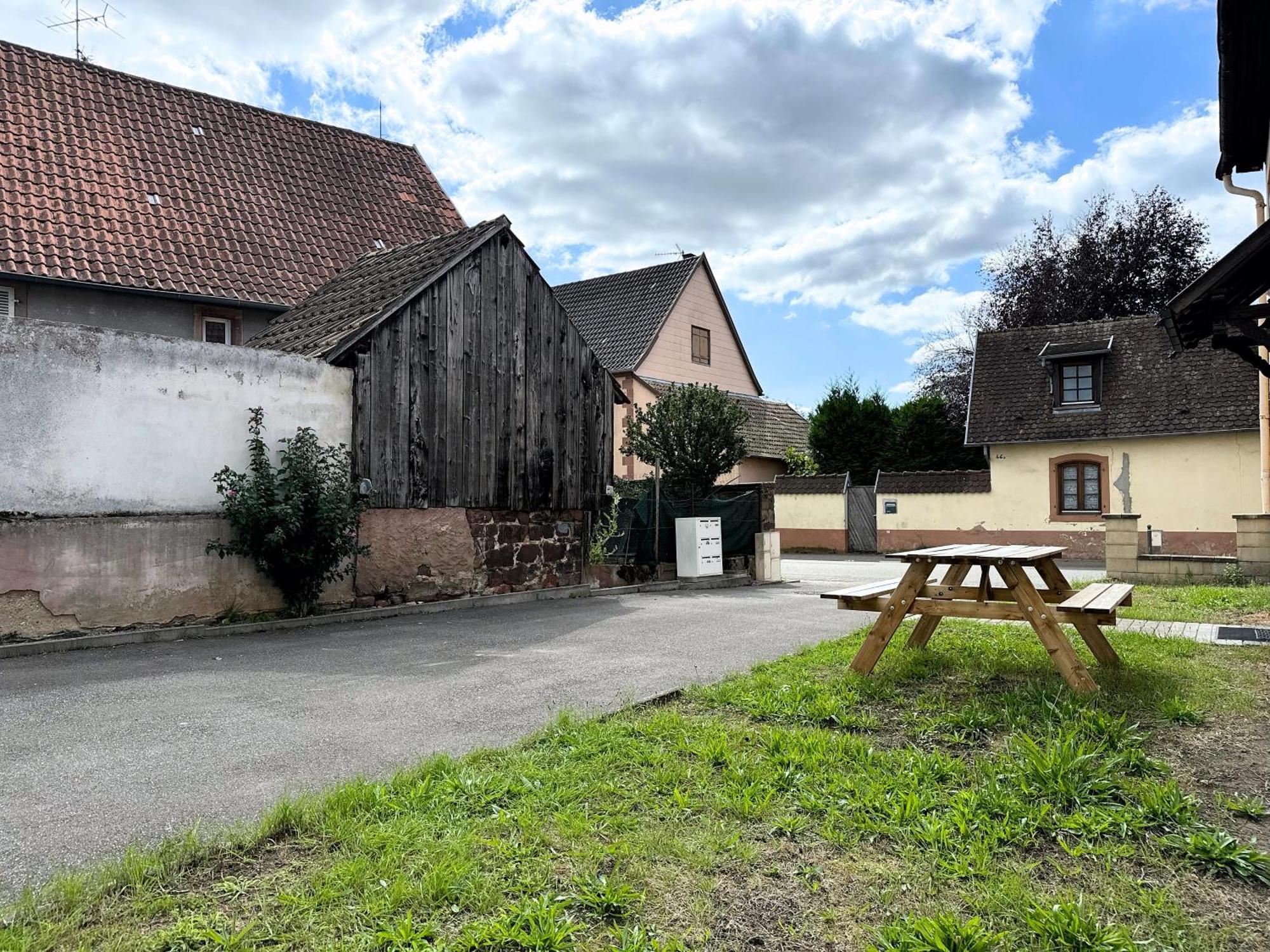 Apartment Easy Access With Spacious Private Parking & Near Scenic Bike Routes *