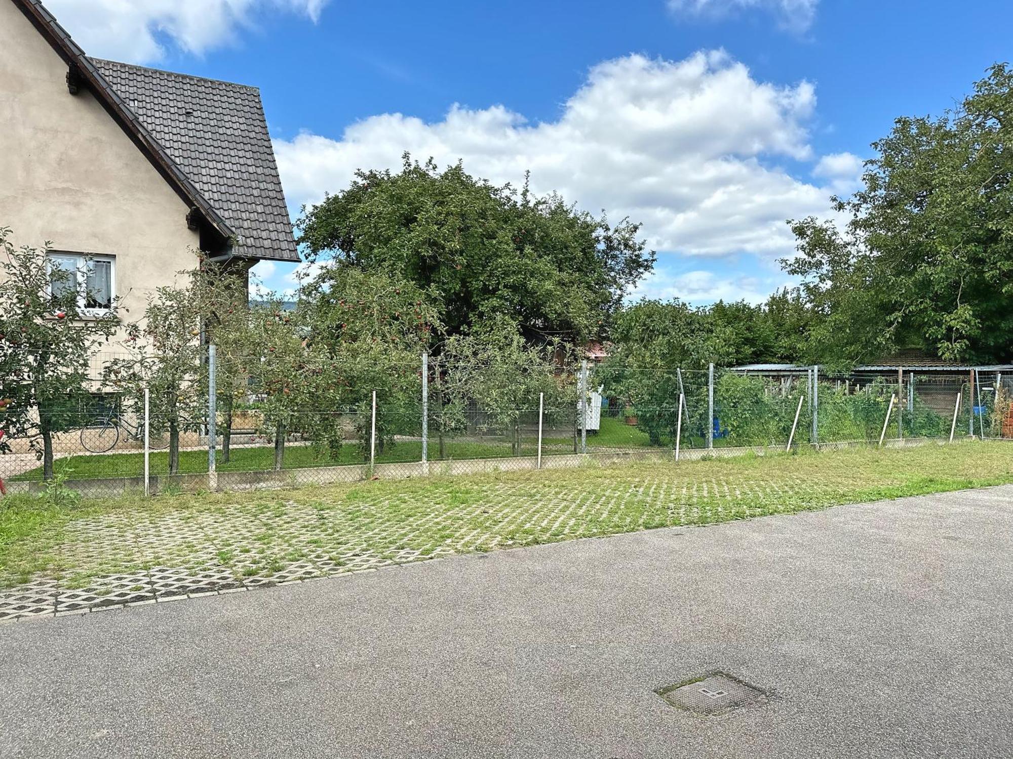 Easy Access With Spacious Private Parking & Near Scenic Bike Routes *